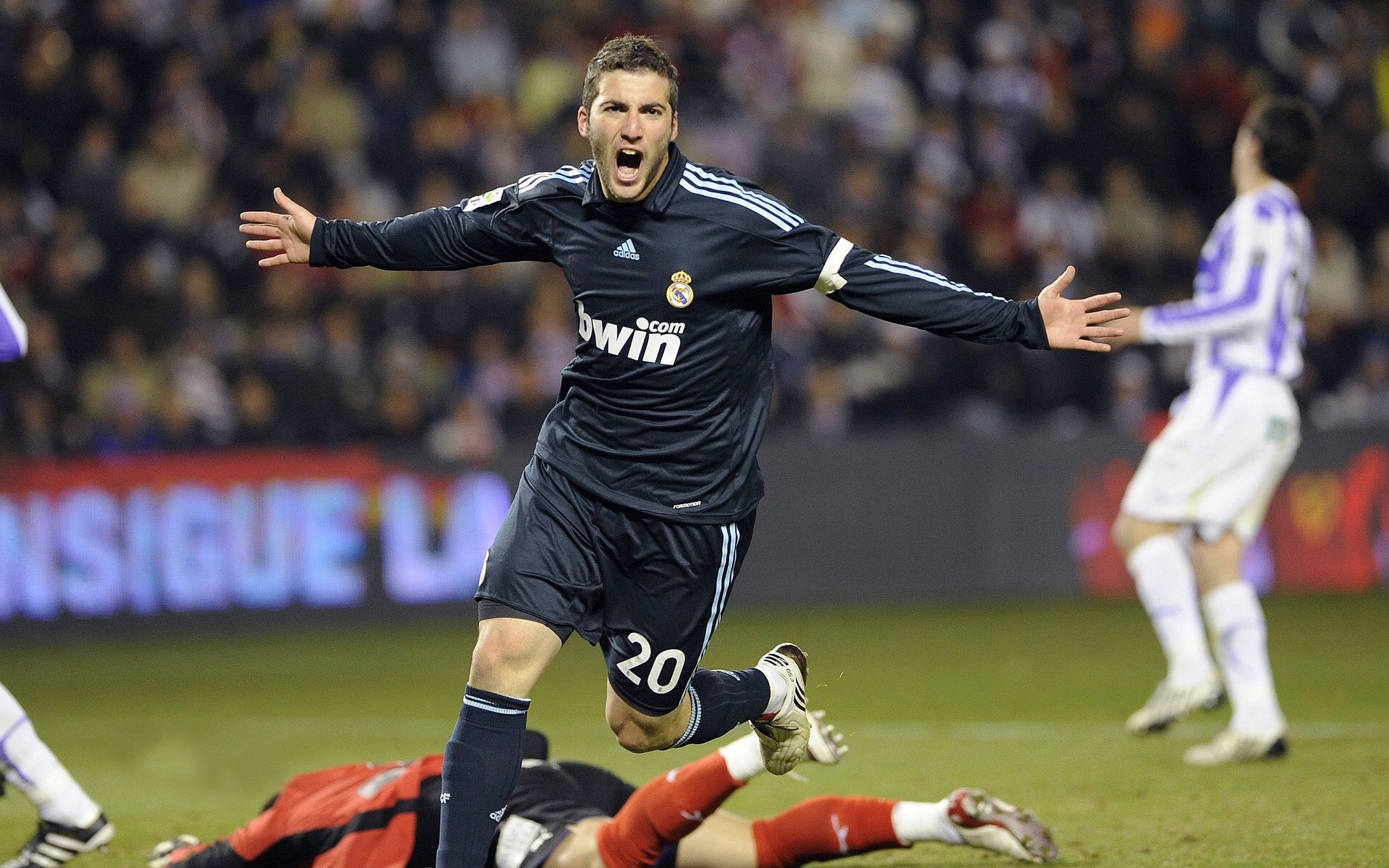 开云APP-帕尔默，总决赛之夜，一个名字如何成为胜负手  第1张